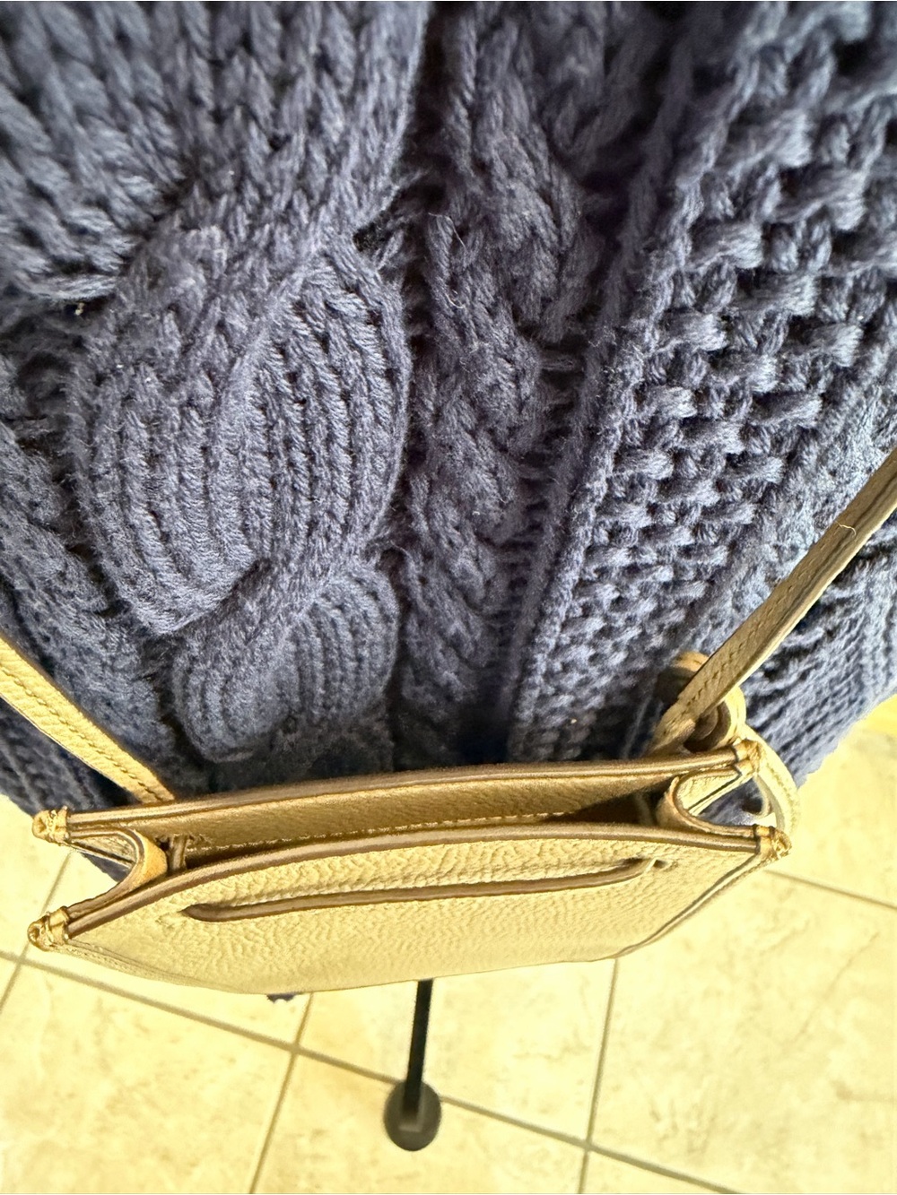 Lauren Ralph Lauren Taupe Pebbled Leather Crossbody Phone Tech Bag - Picture 5 of 6